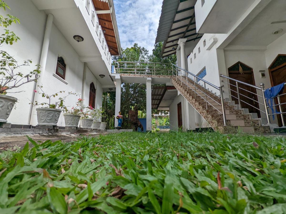 Tiny Royal Palace Unawatuna Exterior foto