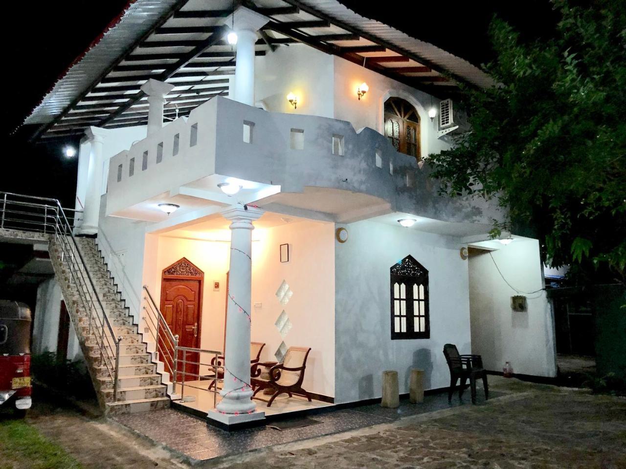 Tiny Royal Palace Unawatuna Exterior foto